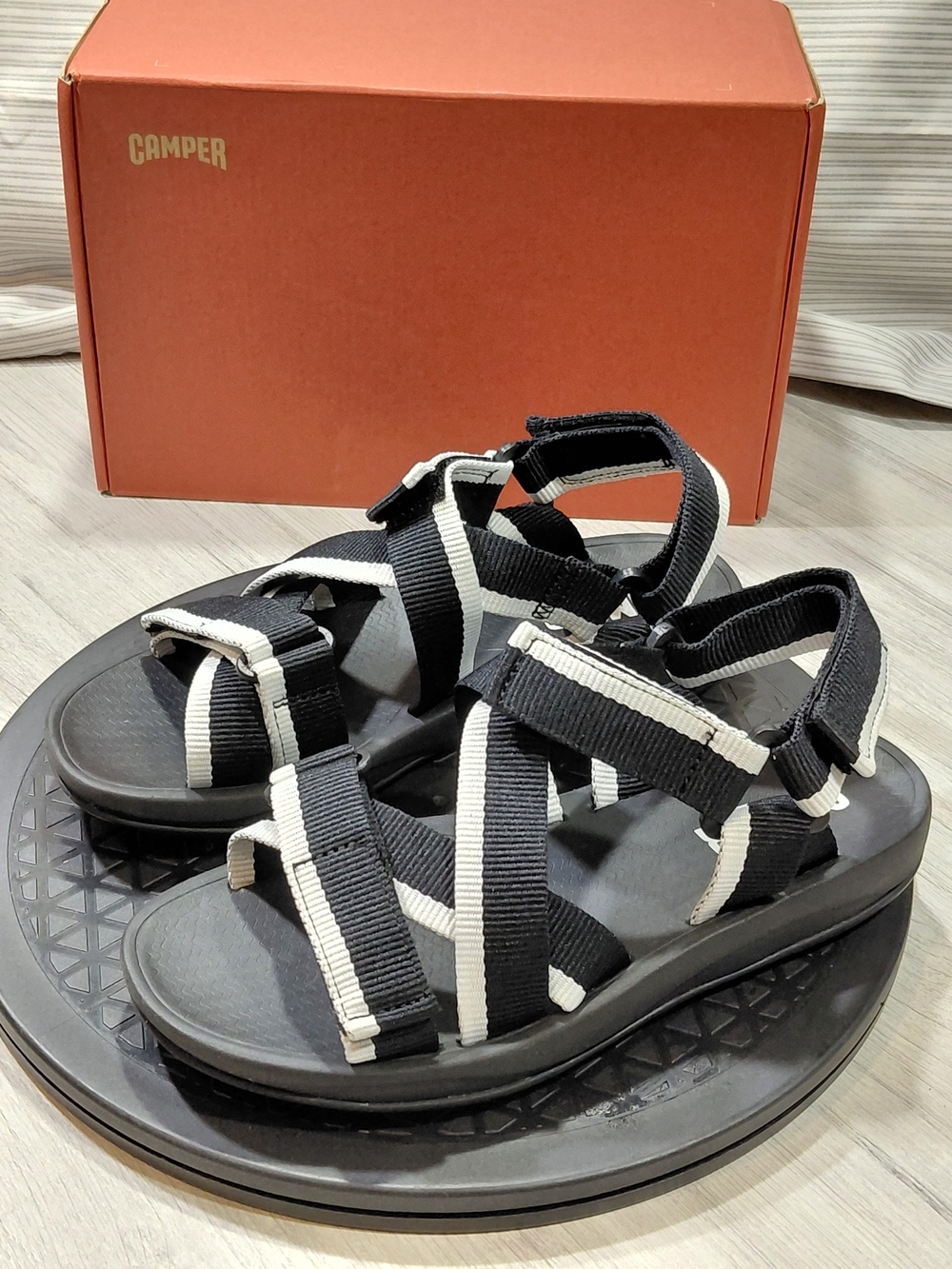 NEW Camper Women MATCH Black & White Strappy Sandals Hook & Loop Closure EU38 W8